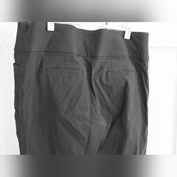 Apt. 9 Women's Black Boot Cut Pants - Picture 8 of 9